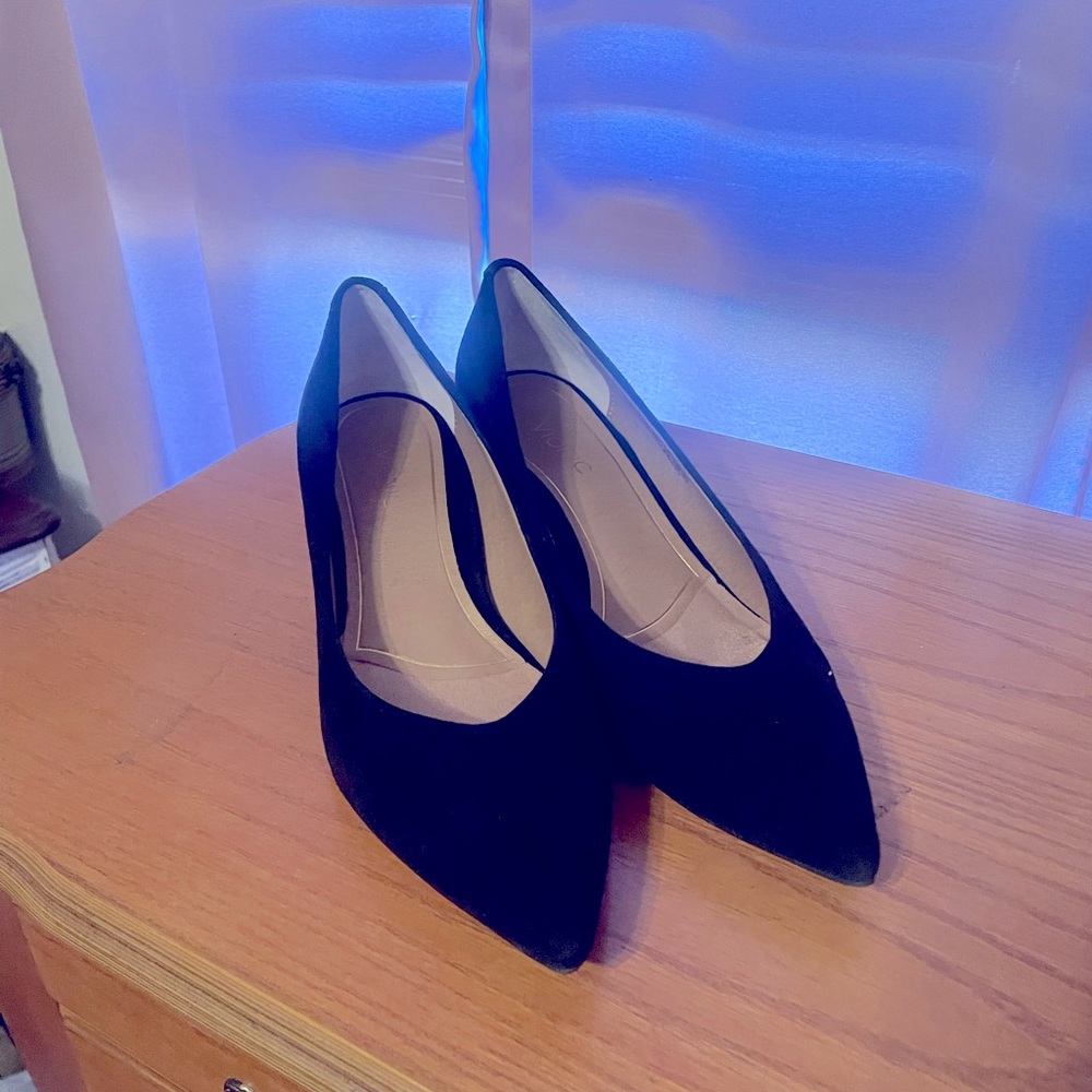 Vionic brand black suede Womens Pumps NIB